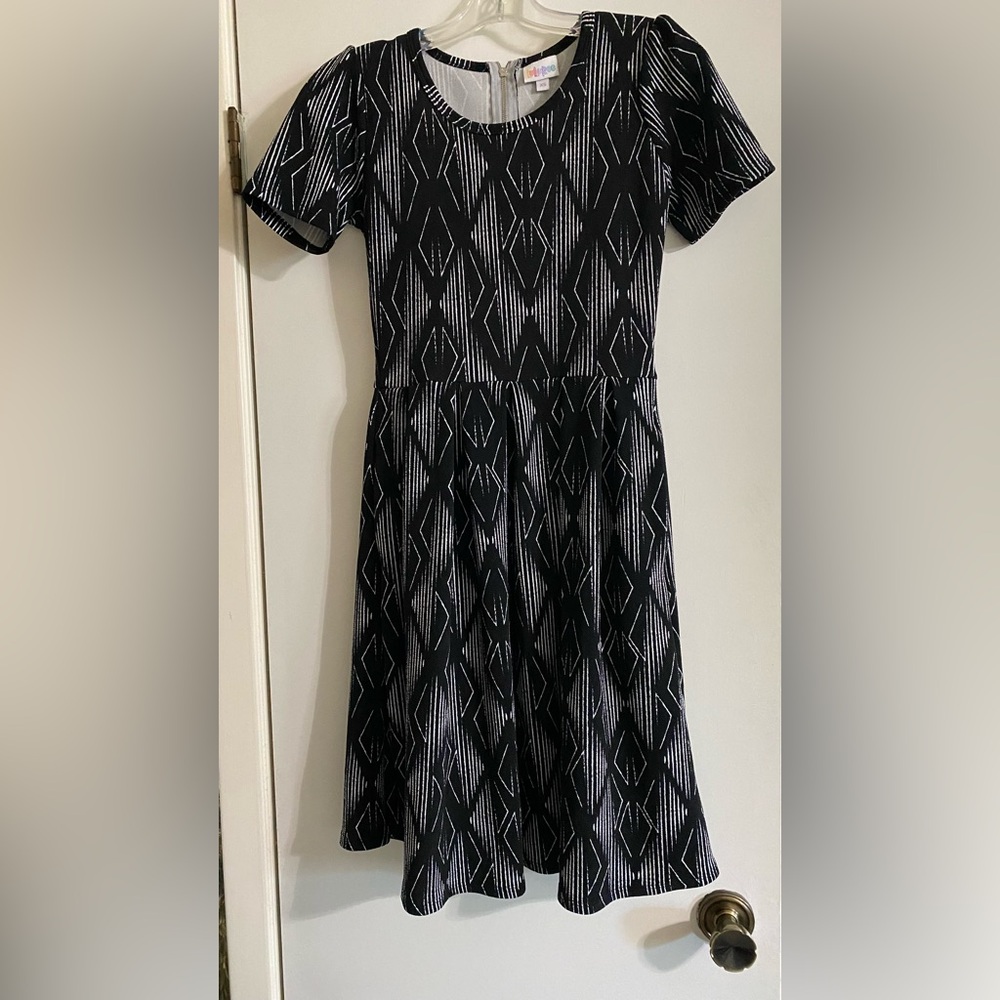 LuLaRoe Black and White Geometric Midi Dress with side pockets